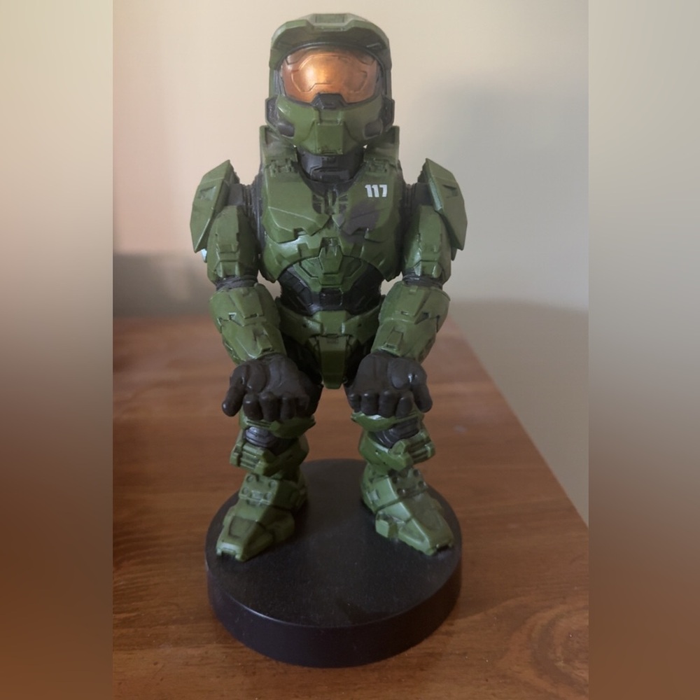 Halo gaming controller holder